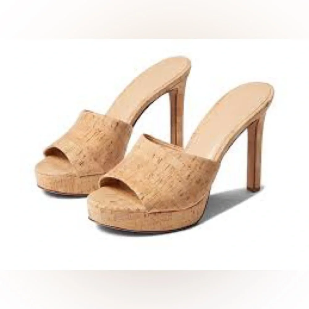 NWOT Veronica Beard Dali Platform in Natural Size 9